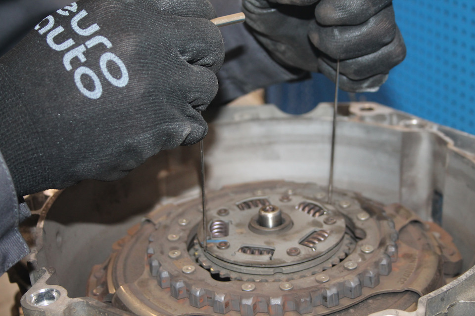 Видеоуроки: замена \"сухого\" сцепления в DSG-7 (DQ200) — EuroAuto на DRIVE2