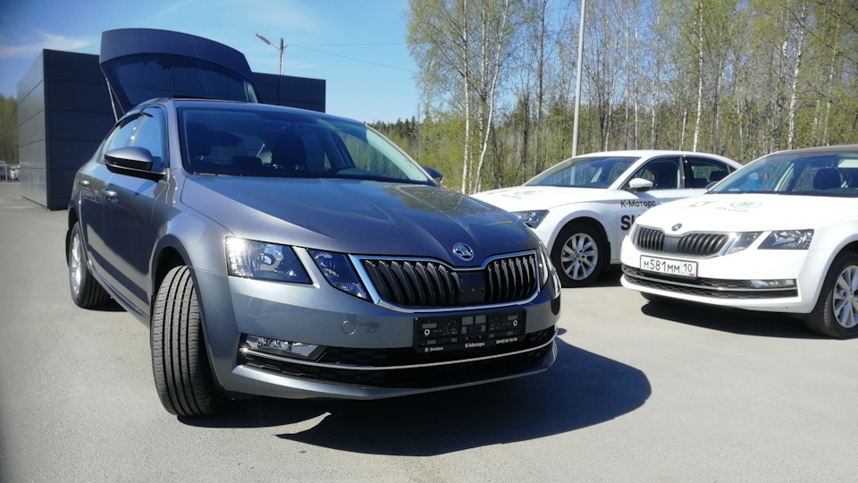 Масло в воздушном патрубке. — Skoda Octavia A7 Mk3, 1,6 л, 2018 года ...