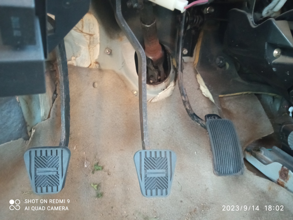 Накладки от ВАЗ на педали Лифан Смайли — Lifan 320, 1,3 л, 2011 года ...