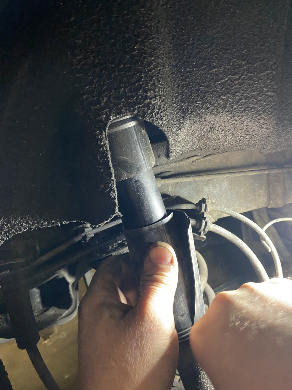 глухие стуки сзади — гремит пыльник амортизатора — Mercedes-Benz B ...