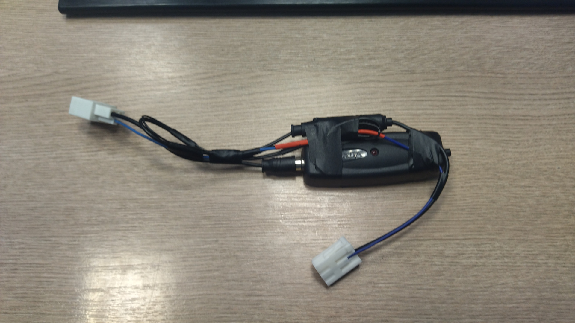 Конвертер Радио и зарядка для телефона — Toyota Corolla Fielder Hybrid ...