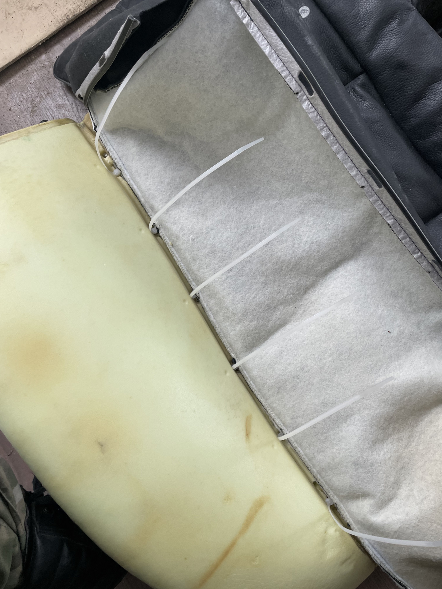 Замена обшивки сидений — BMW 5 series (E60), 2,5 л, 2005 года | другое ...