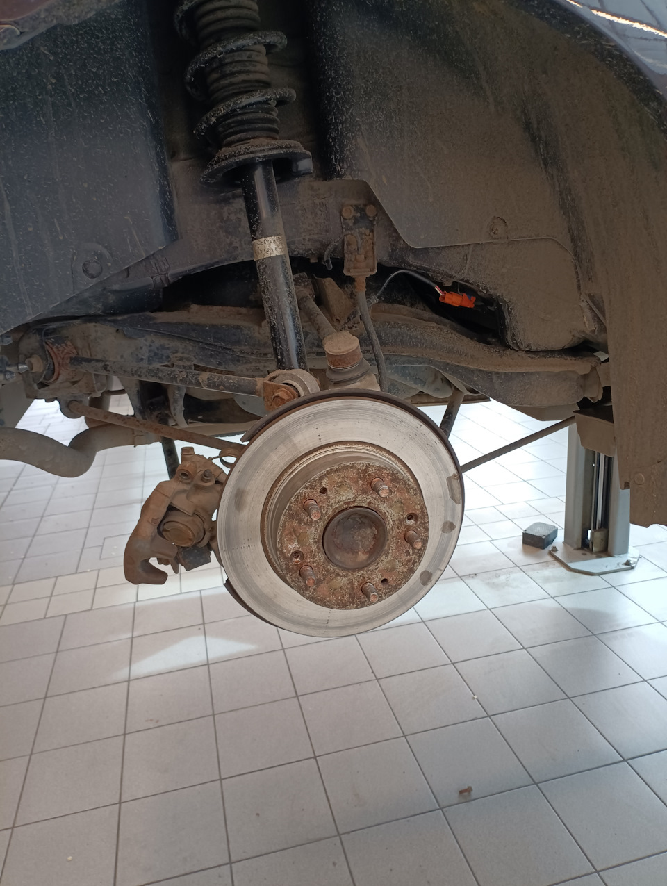 Подшипник ступицы задний правый и масло ДВС — Honda Accord (7G), 2,4 л ...