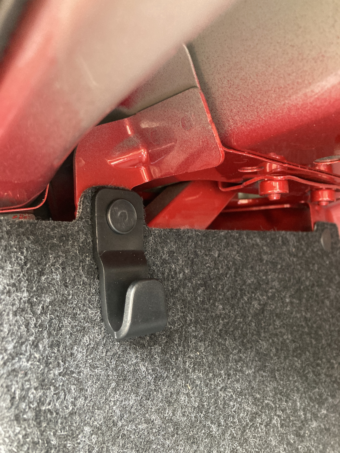 Крючок в багажник — Volvo S60 (3G), 2 л, 2019 года | своими руками | DRIVE2