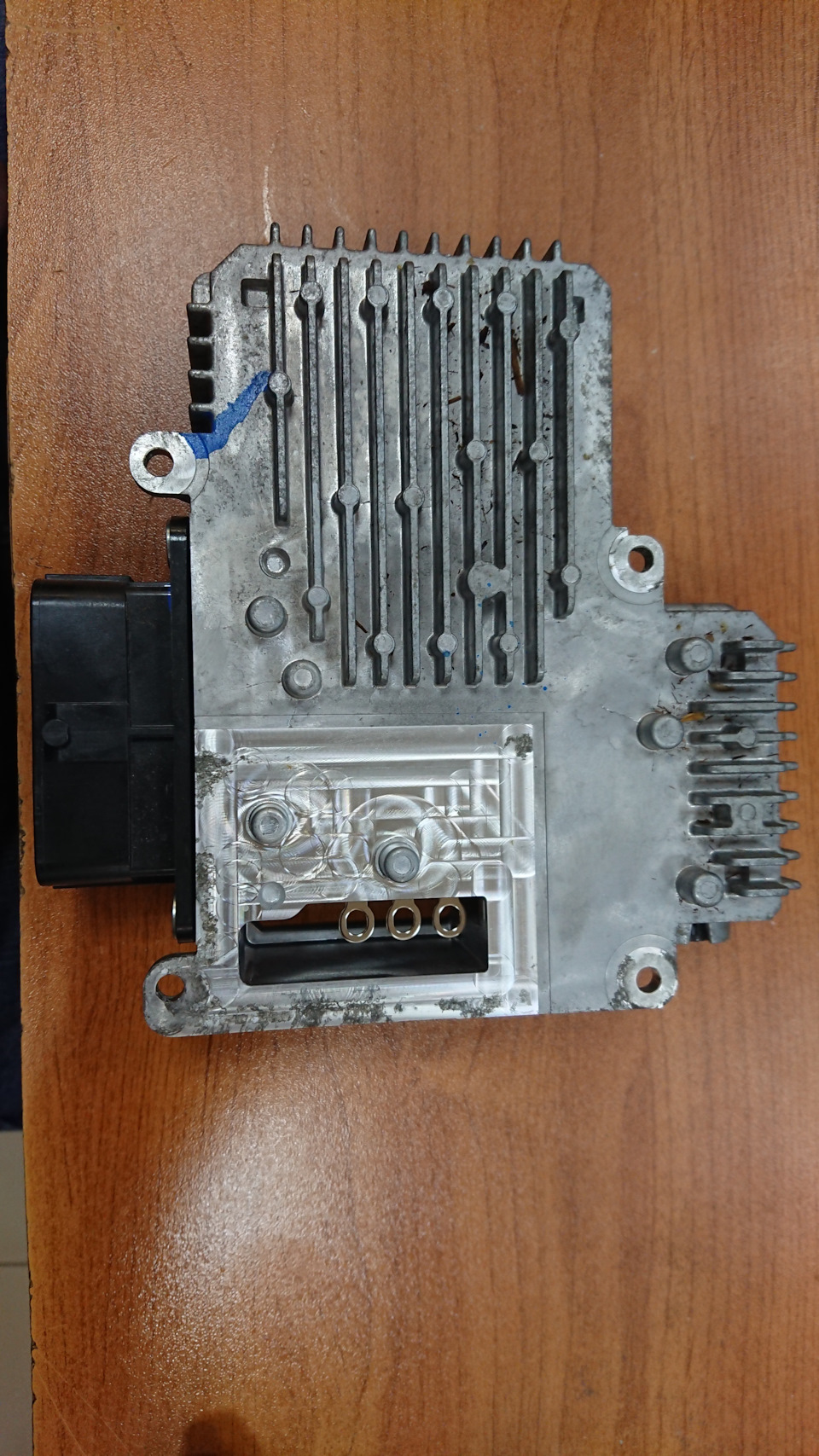 эбу гтц, вид снизу — Nissan Leaf (1G)