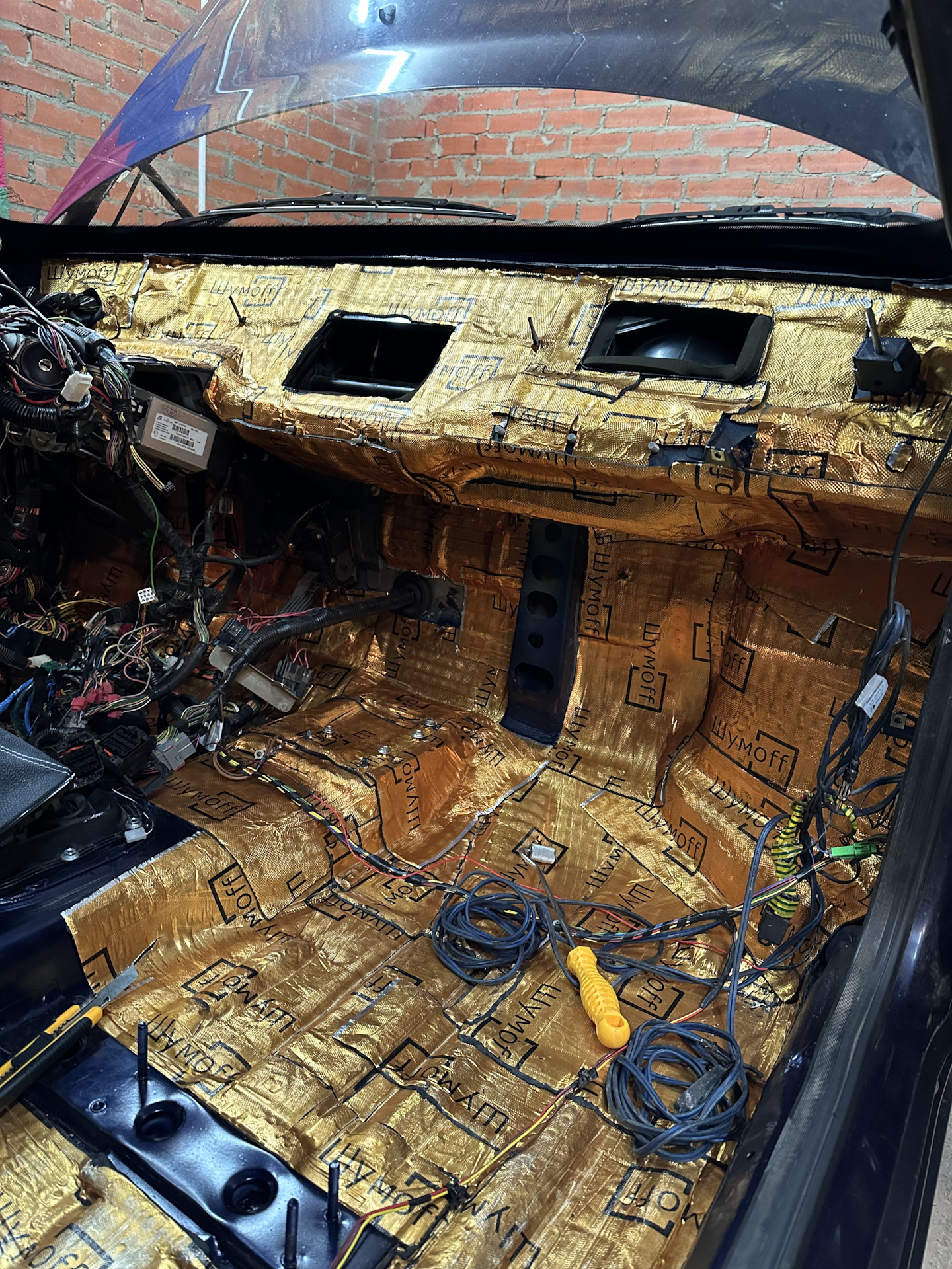 Шумовиброизоляция днища, моторного щита, замена проводки на Люкс ...