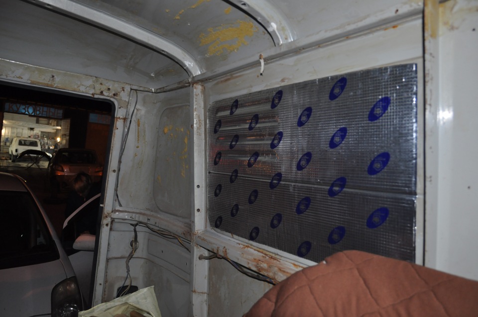 начало шумоизоляции буханки под чутким руководством! — УАЗ 3909, 2,9 л ...