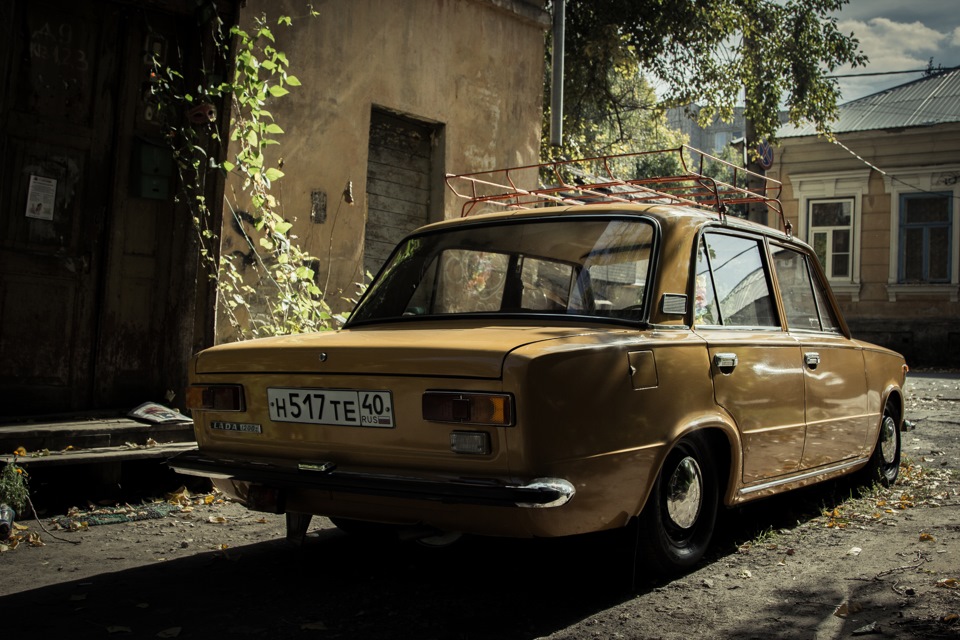 Ваз 21033 коричневый. Жигули на 9 мая. Ussr classic. Ваз-2106 "жигули". Ваз-2103 жигули.