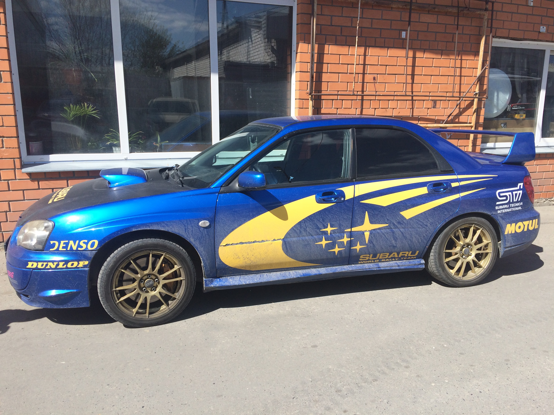 Субару оригинальные. Наклейки Subaru Impreza WRX STI. Наклейки Субару Импреза WRX STI. Subaru WRX STI наклейка. Субару Импреза WRX синяя с наклейками.