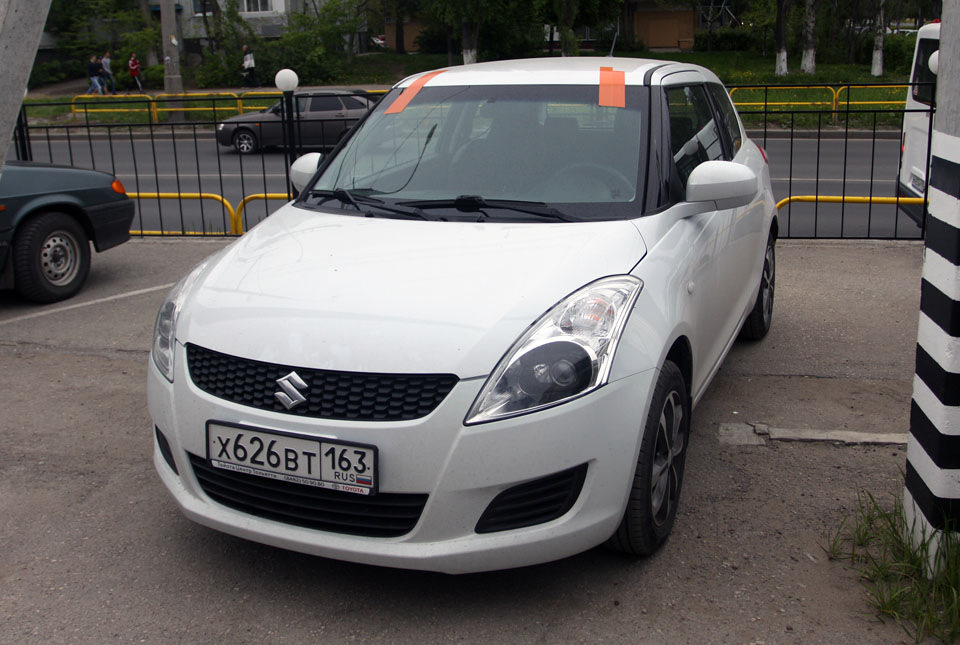 Сузуки свифт рестайлинг. Сузуки свифт 5. 51317070297 content_copy лоб. Huster suzuki лобовое стекло. 7007212009 лобовое стекло применяемость.