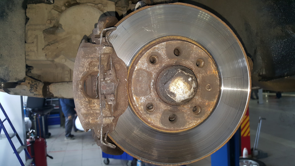 Тормозной диск и колодки — Opel Astra G, 1,6 л, 1999 года | поломка ...