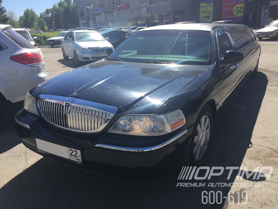 Лимузин Lincoln TownCar — устранение запотевания и чистка фар ...
