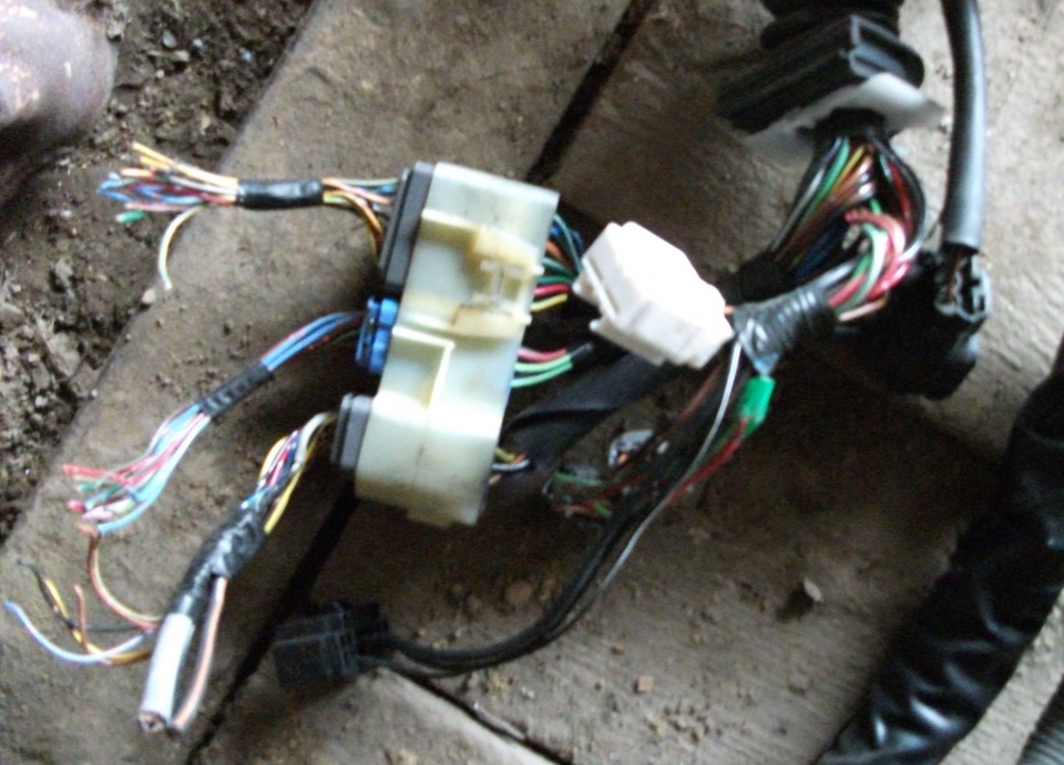 Непонятные разъемы, видимо на салонную косу — ГАЗ 3110