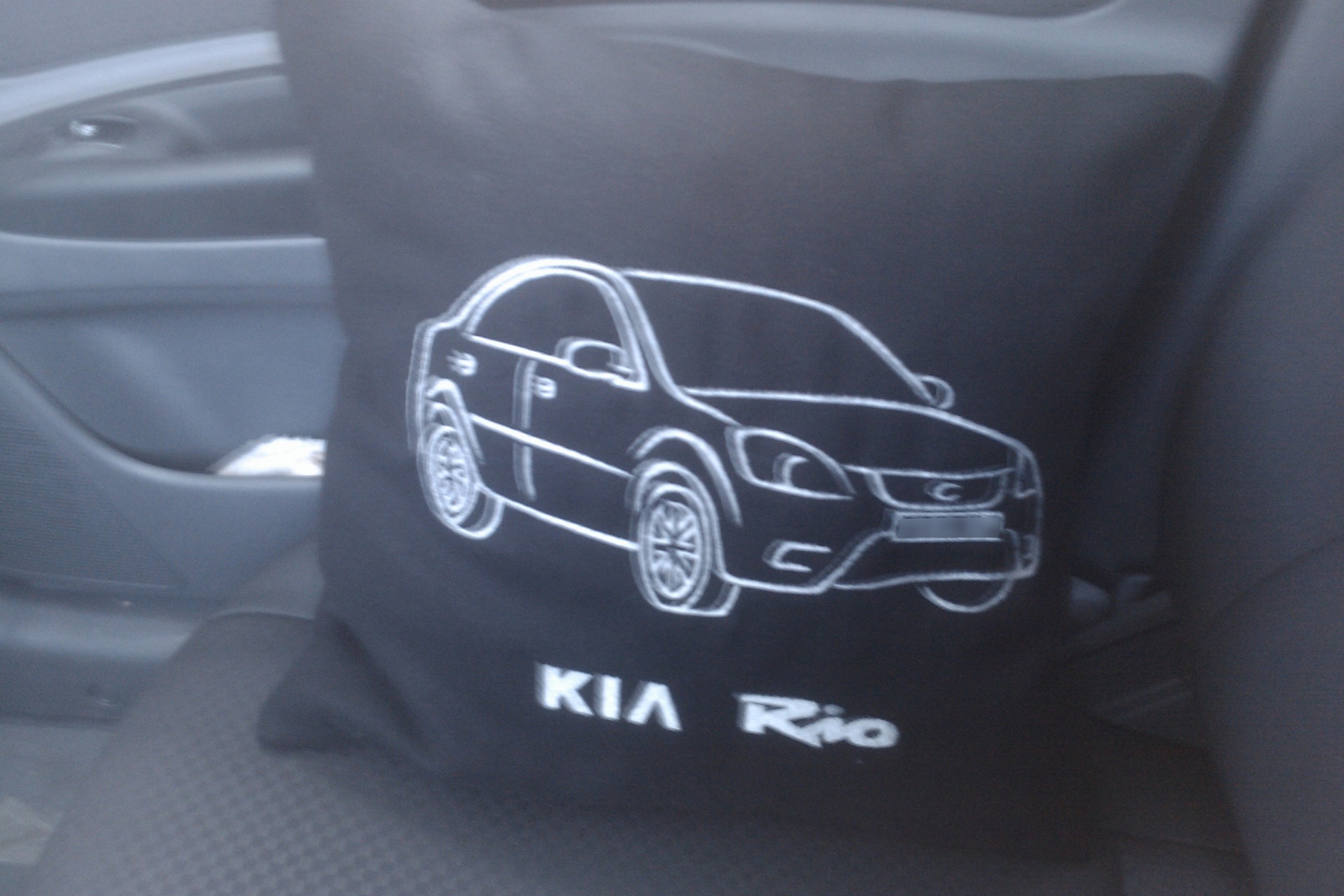 Подушка в авто)) — KIA Rio (2G), 1,4 л, 2010 года | аксессуары | DRIVE2