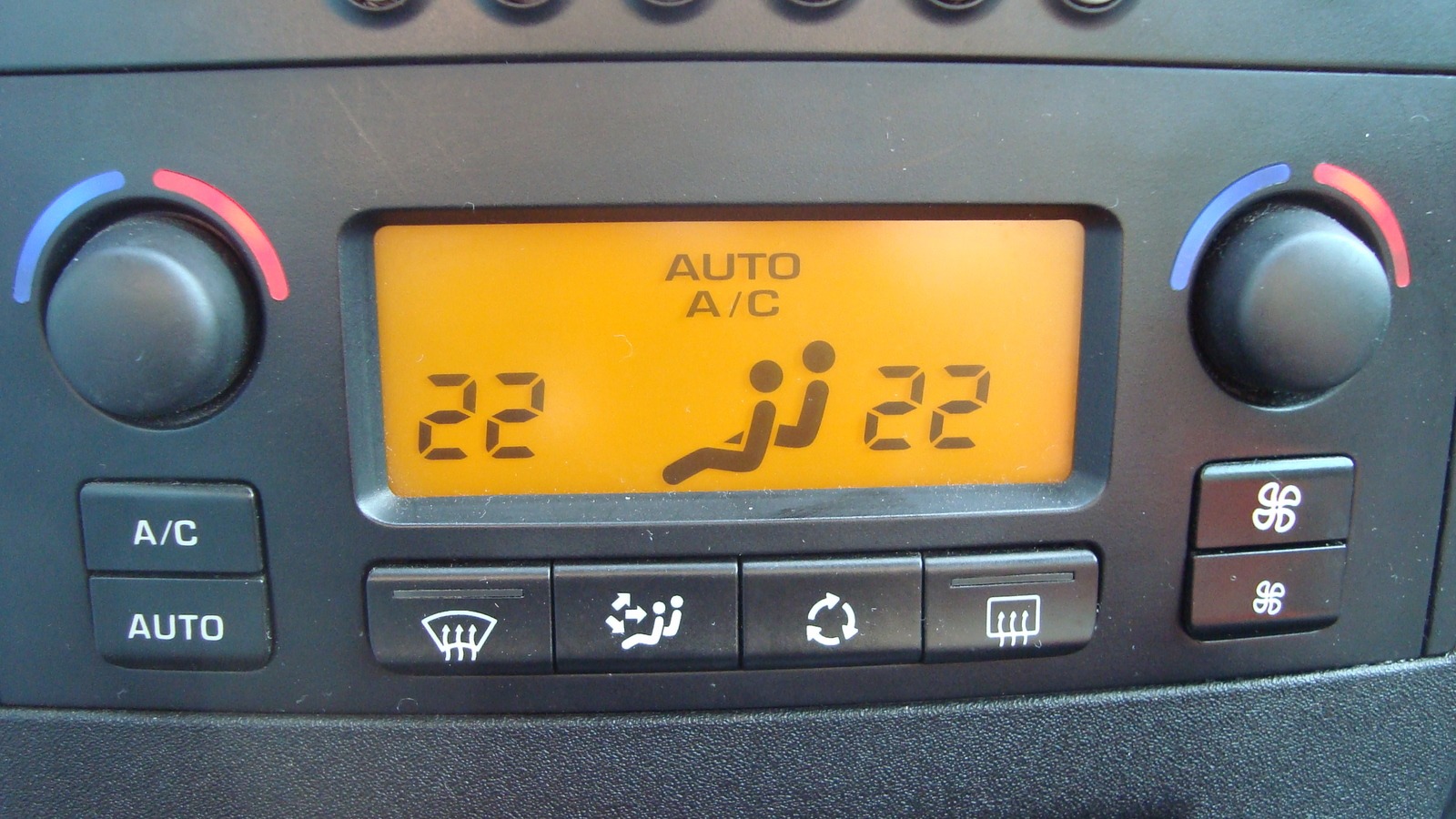 Фото в бортжурнале Citroen C4 (1G)