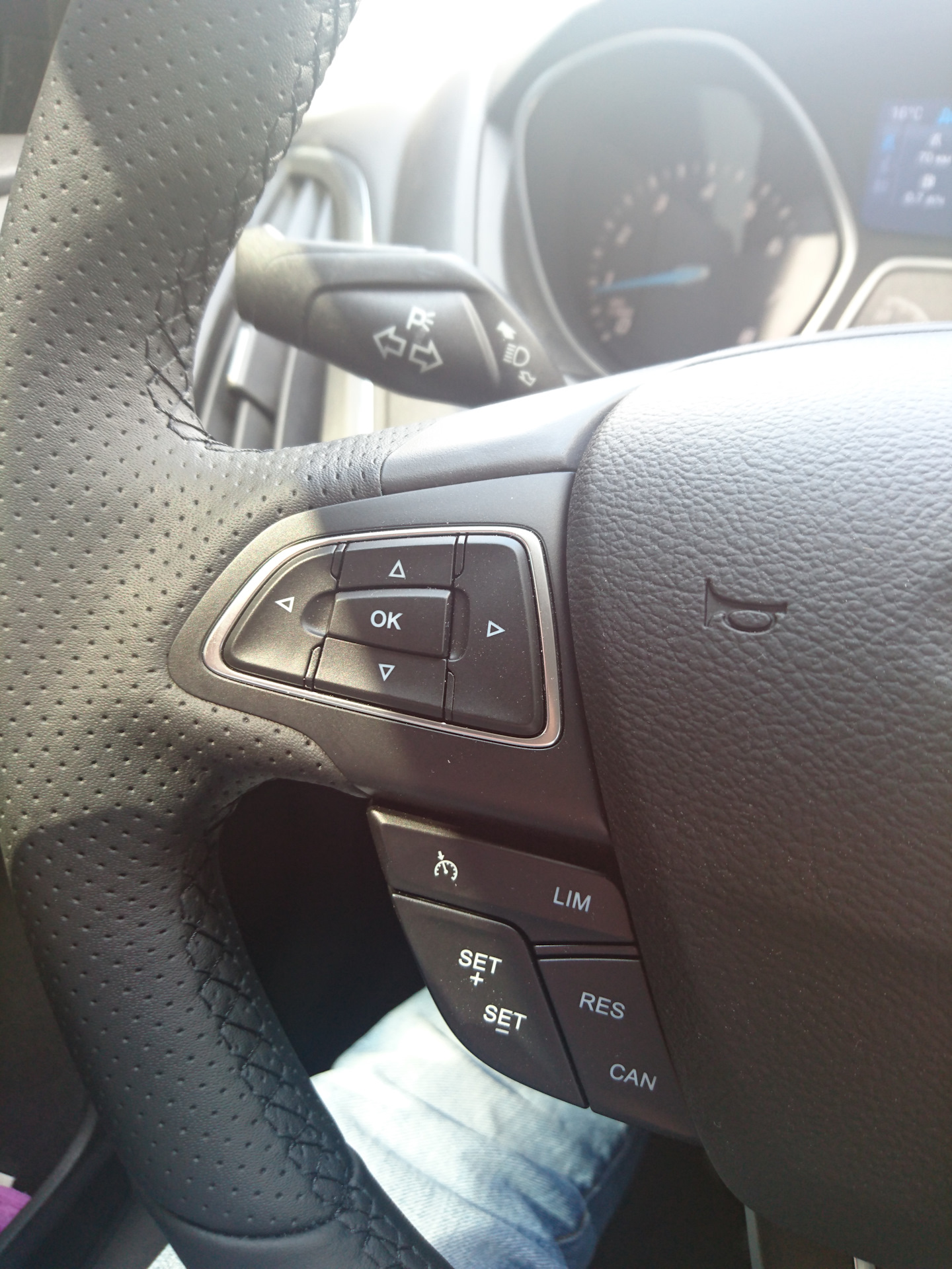 Руль фф3 ST рестайц — Ford Focus Hatchback III, 2 л, 2013 года | тюнинг ...