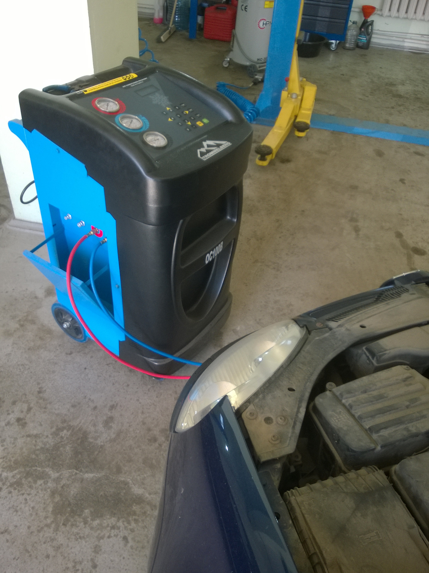 Фрион-ты куда?Заправка кондиционера — Volkswagen Golf Mk5, 1,6 л, 2007 ...