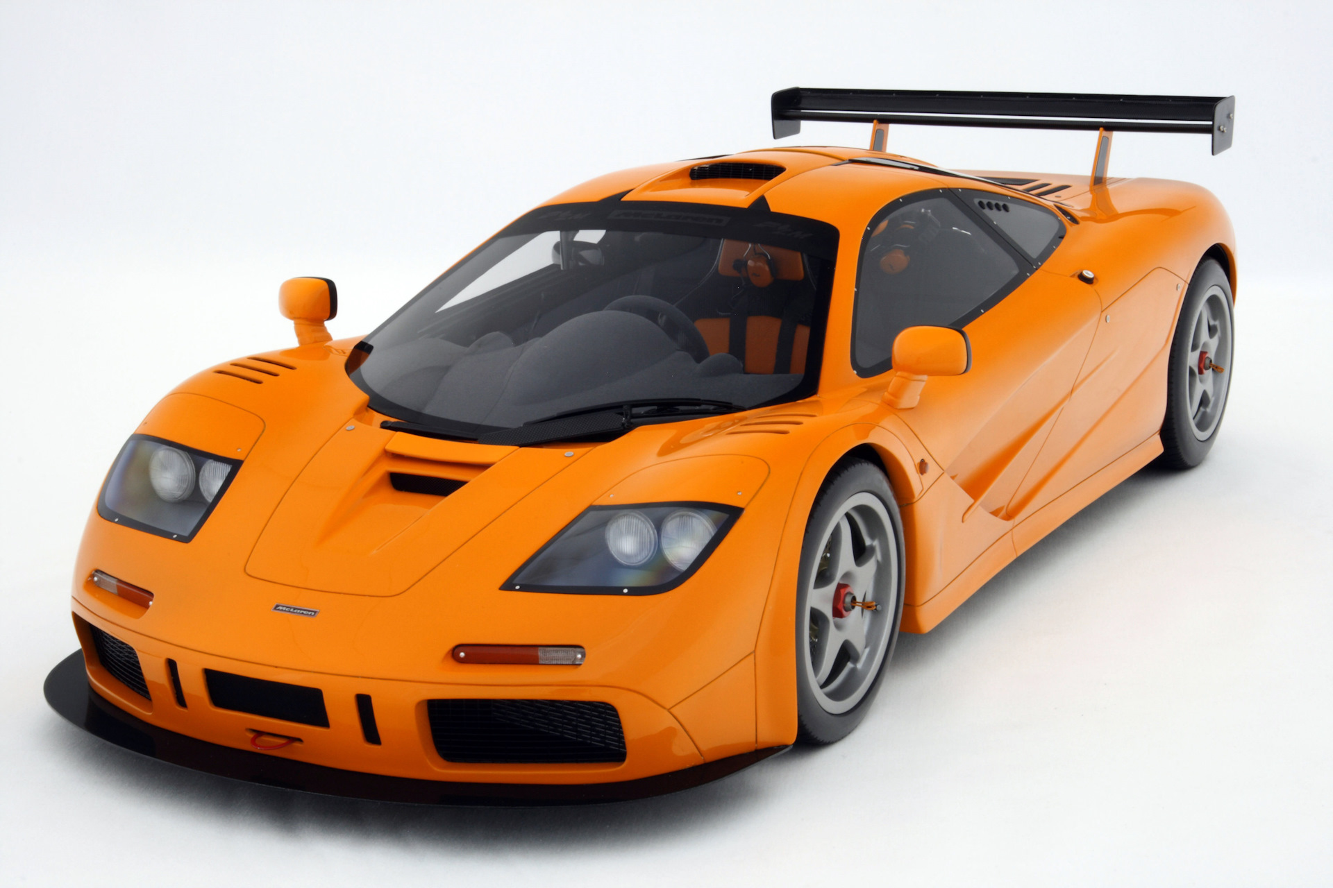 Машина MCLAREN f1