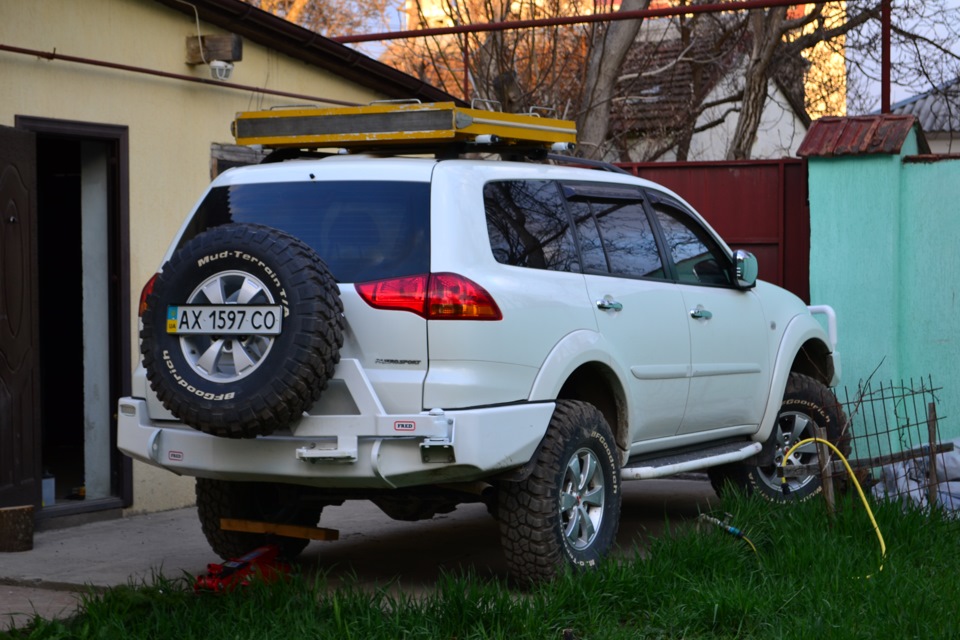 Блок mitsubishi pajero sport. Люк Паджеро спорт 2. Mitsubishi Pajero палатка. Лестница Паджеро спорт 2. Палатка для Митсубиси Паджеро спорт.