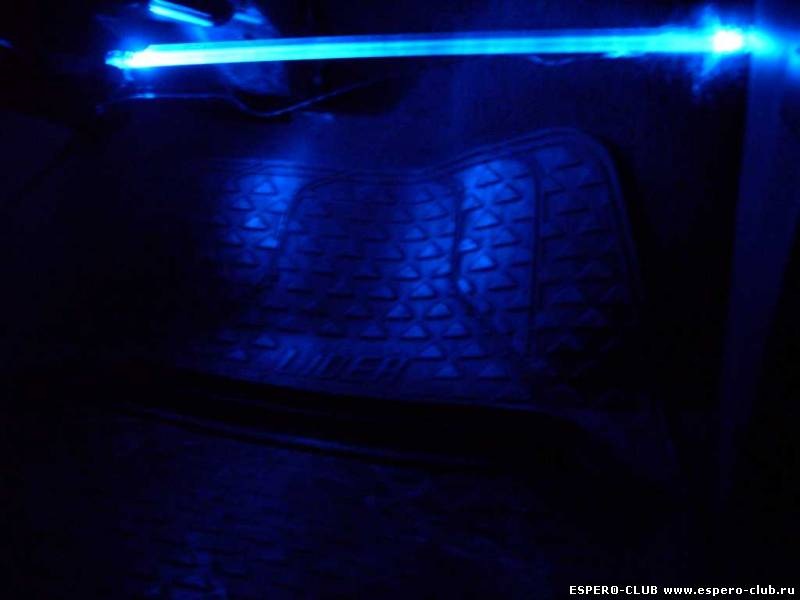 Неоновая подсветка ног в авто. Смотреть фото Неоновая подсветка ног в авто. Смотреть картинку Неоновая подсветка ног в авто. Картинка про Неоновая подсветка ног в авто. Фото Неоновая подсветка ног в авто