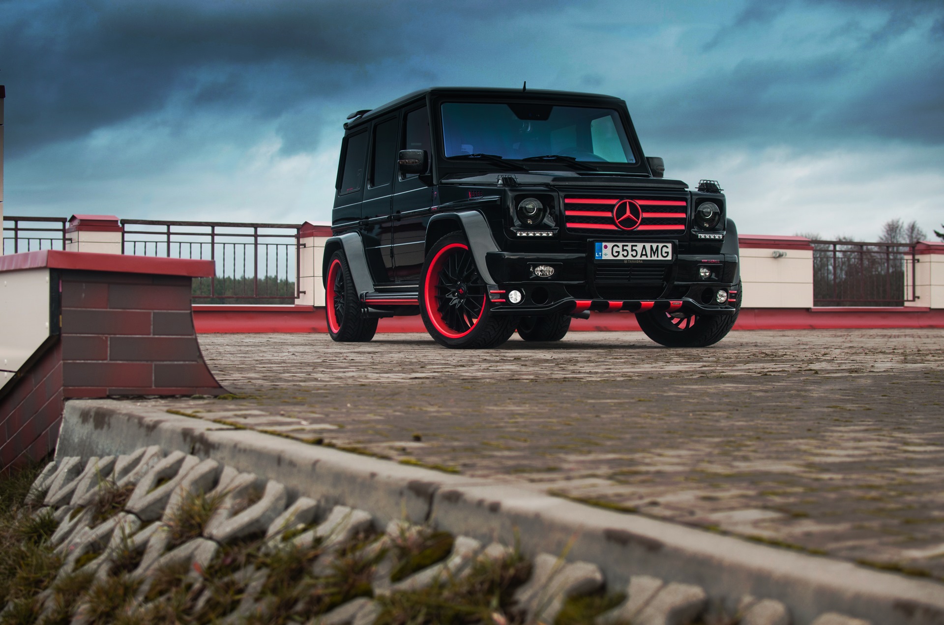 Mercedes Benz g63 AMG Red