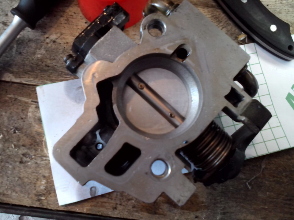 Чистка дроссельного узла — Lada Калина хэтчбек, 1,6 л, 2007 года ...