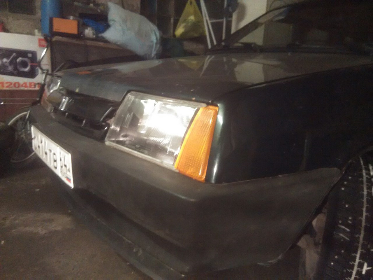 Ваз 21099 без бампера. Подтянуть бампер. Как подтянуть бампера 2109. Кривой оригинальный бампер зазоры в фарах. Подтяжка заднего бампера ваз 2109.