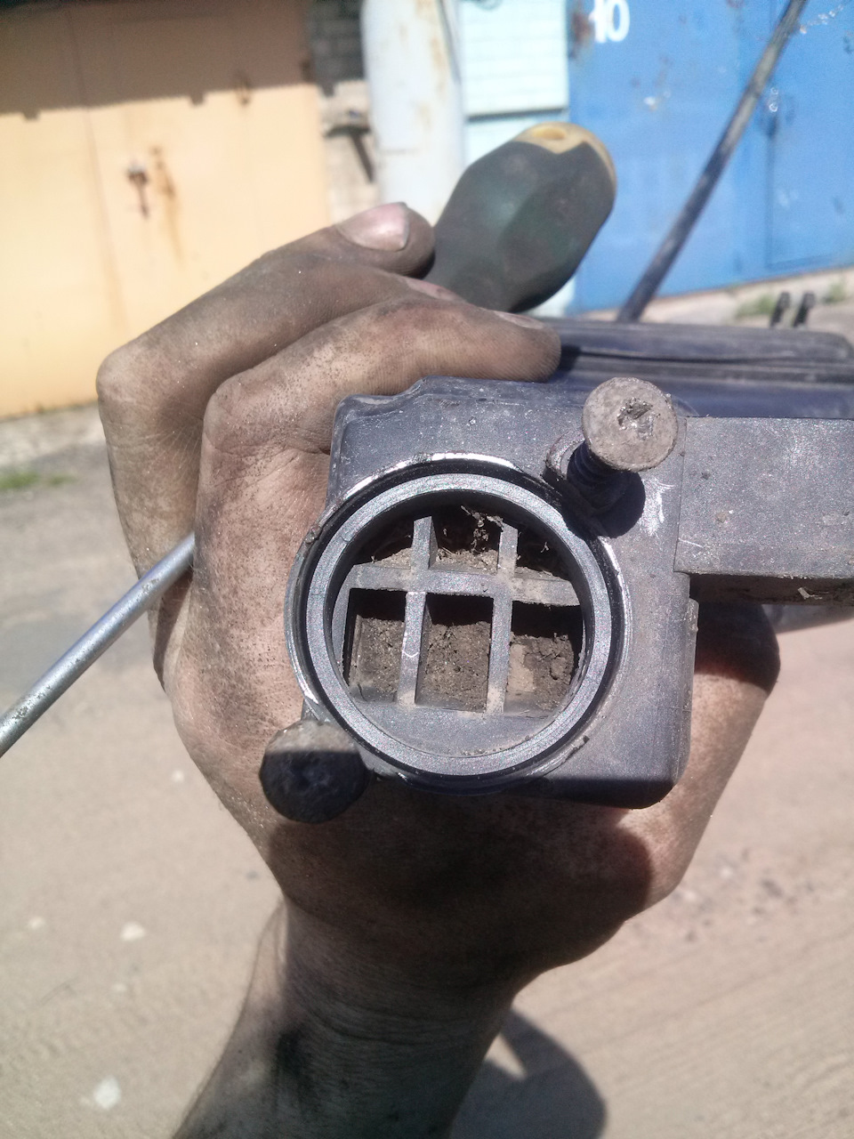 Чистка абсорбера — Audi A6 (C5), 2,4 л, 2000 года | своими руками | DRIVE2