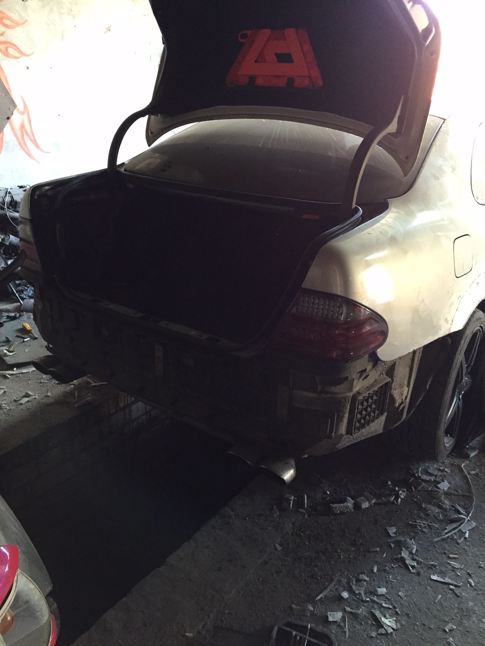 расширение задних арок ч4 — Mercedes-Benz CLK (W208), 2 л, 1996 года ...