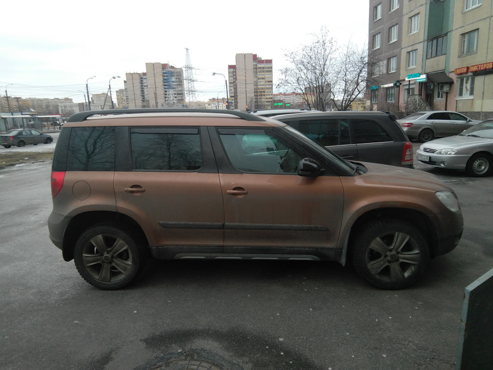 skoda yeti снять накладку передней стойки