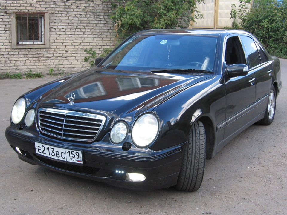 Mercedes Глазастик 210