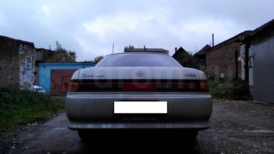 Toyota Mark II (90) 2.0 бензиновый 1996 | светло серебристо черный на ...