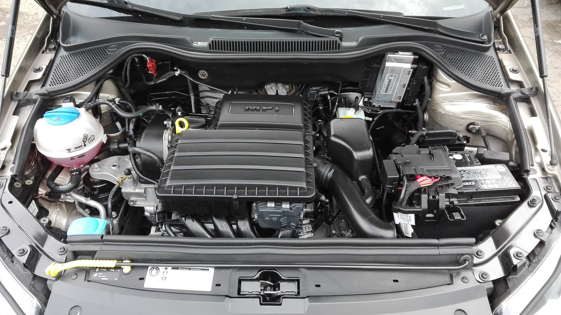Фольксваген поло какой двигатель лучше. Двигатель Фольксваген поло седан 1.6. Двигатель Volkswagen Polo sedan 1.6. Двигатель поло седан 1 6 110 л с. Двигатель VW Polo sedan 1.6 110 л.с.