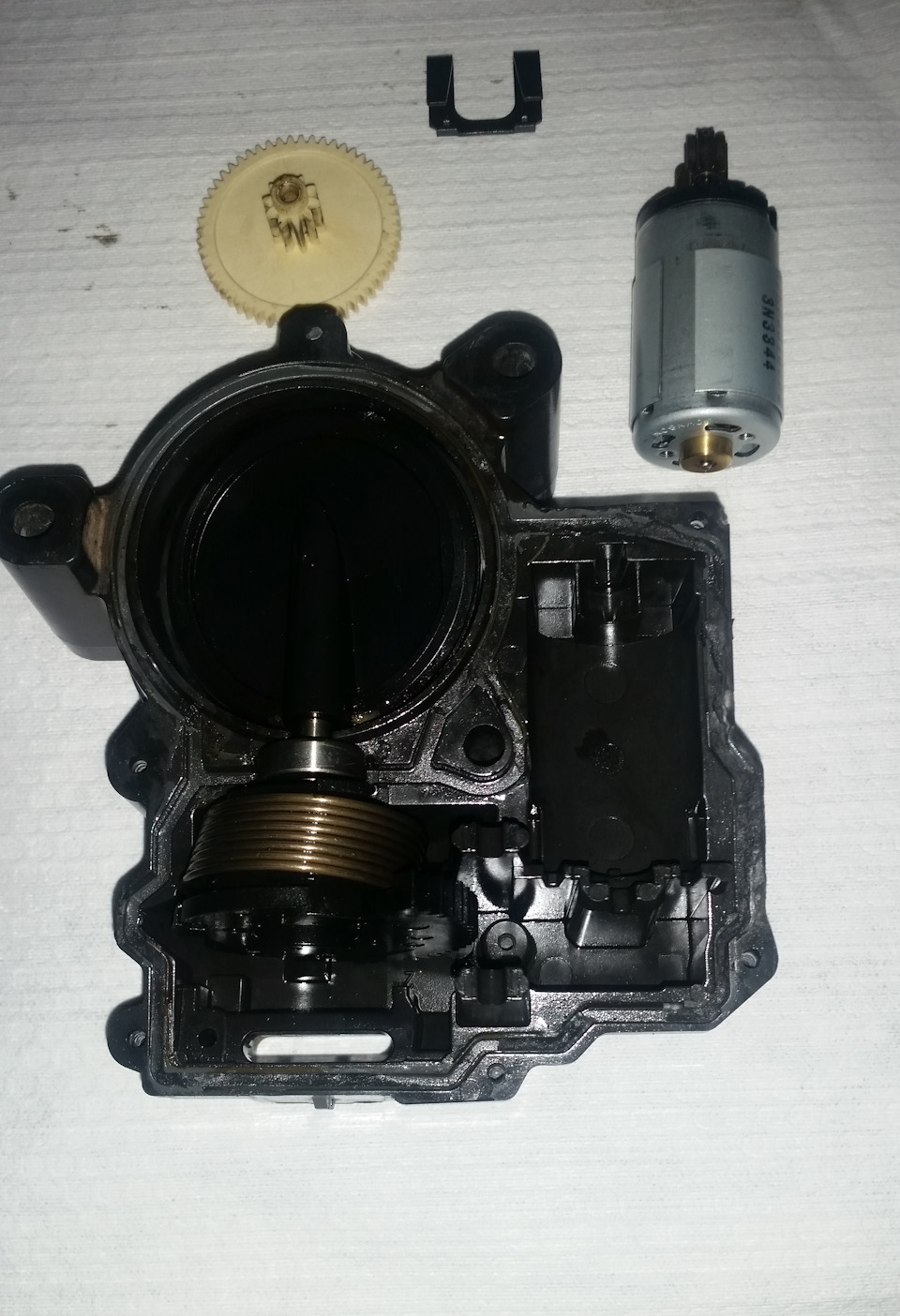 Разбор дроссельной заслонки — Citroen C4 L, 1,6 л., 2013 года ...