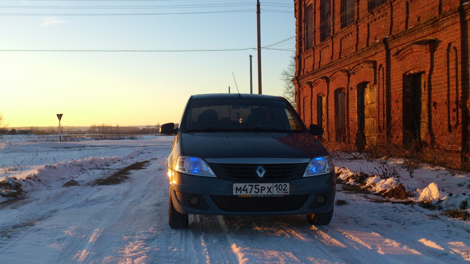 Установка синих диодов в габариты — Renault Logan (1G), 1,4 л., 2010 ...