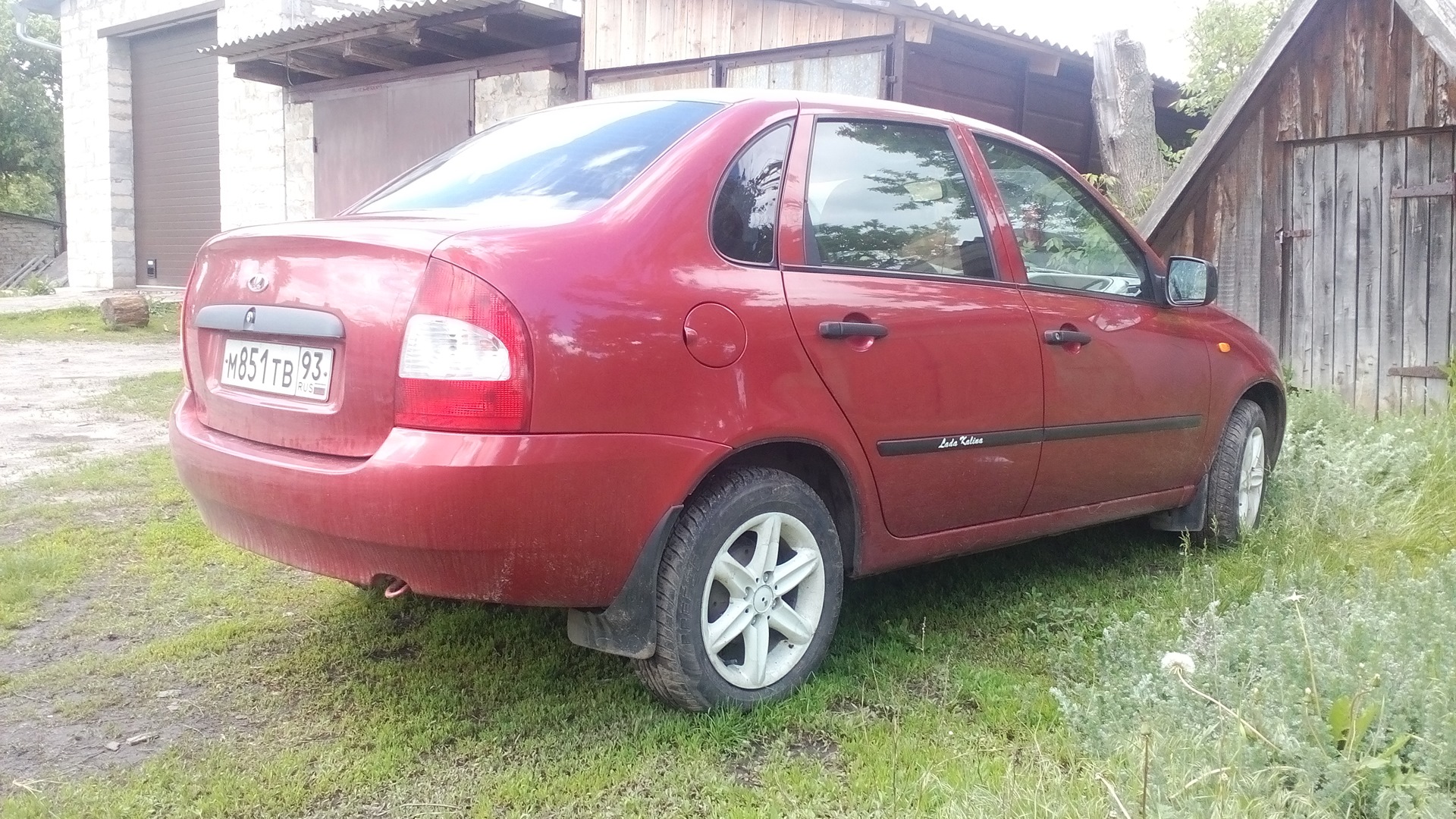 Lada Калина седан 1.6 бензиновый 2006 | 