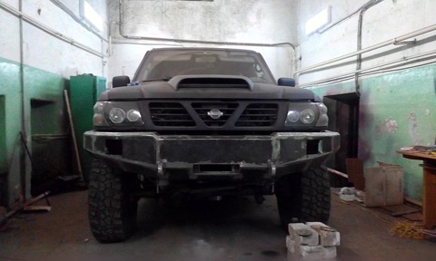 Бампер РИФ передний Nissan Patrol Y61 2004+ без дополнительных фар с кенгурином