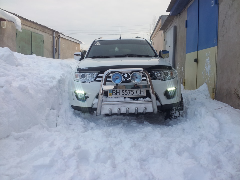 ДХО Филипс — Mitsubishi Pajero Sport (2G), 2,5 л, 2013 года | тюнинг ...