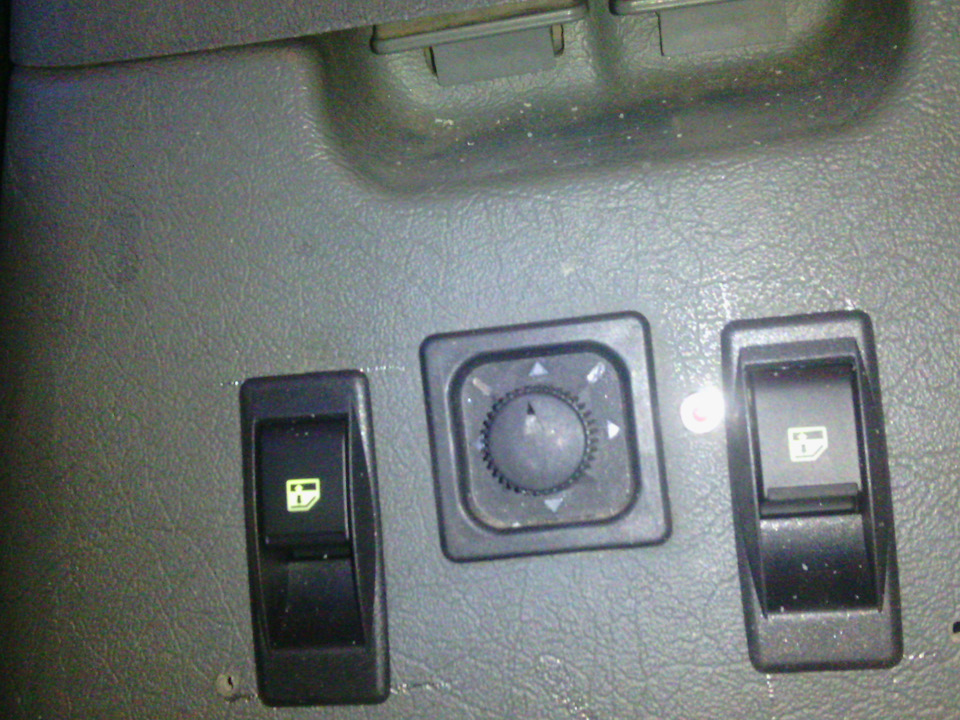 не работают кнопки открывания дверей