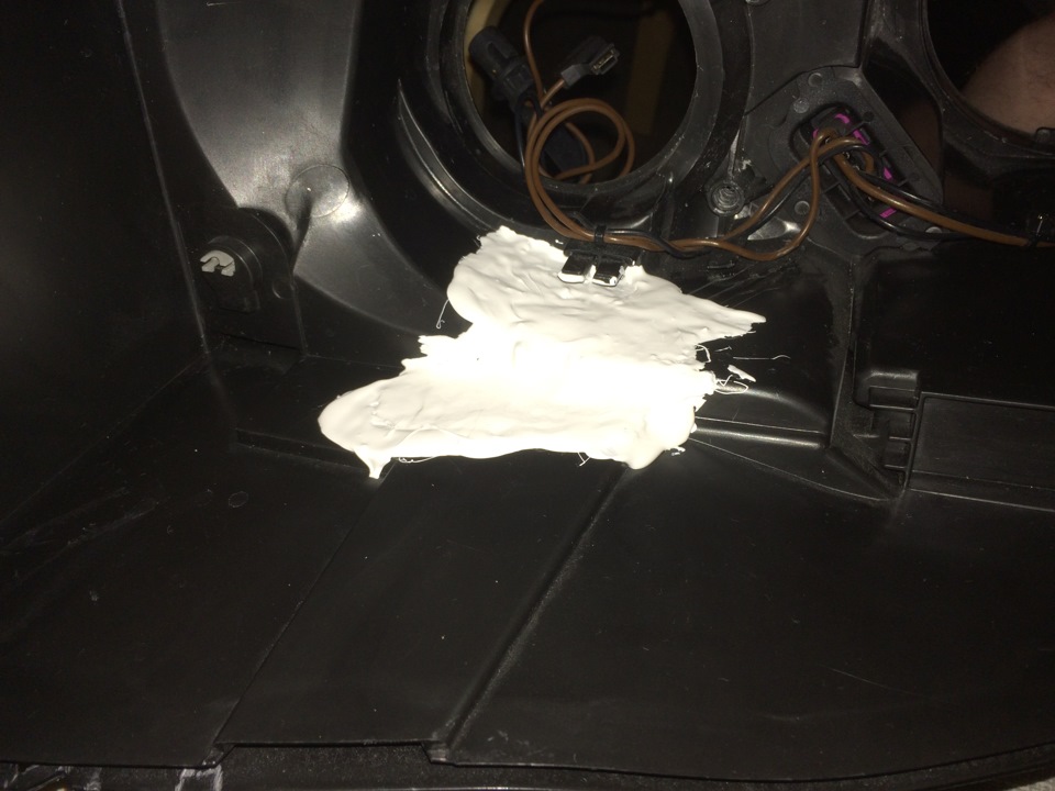 герметик изнутри — Renault Megane II