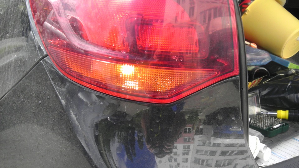 Опять проблемы со зрением!(замена лампочки поворотника в фонаре) — DRIVE2