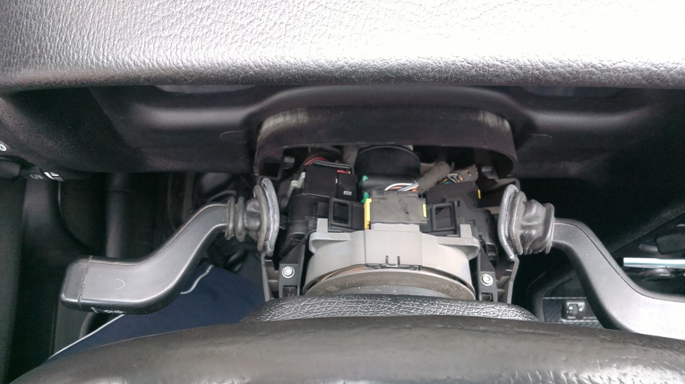 Замена подрулевого переключателя — Opel Astra G, 1,6 л, 2003 года ...