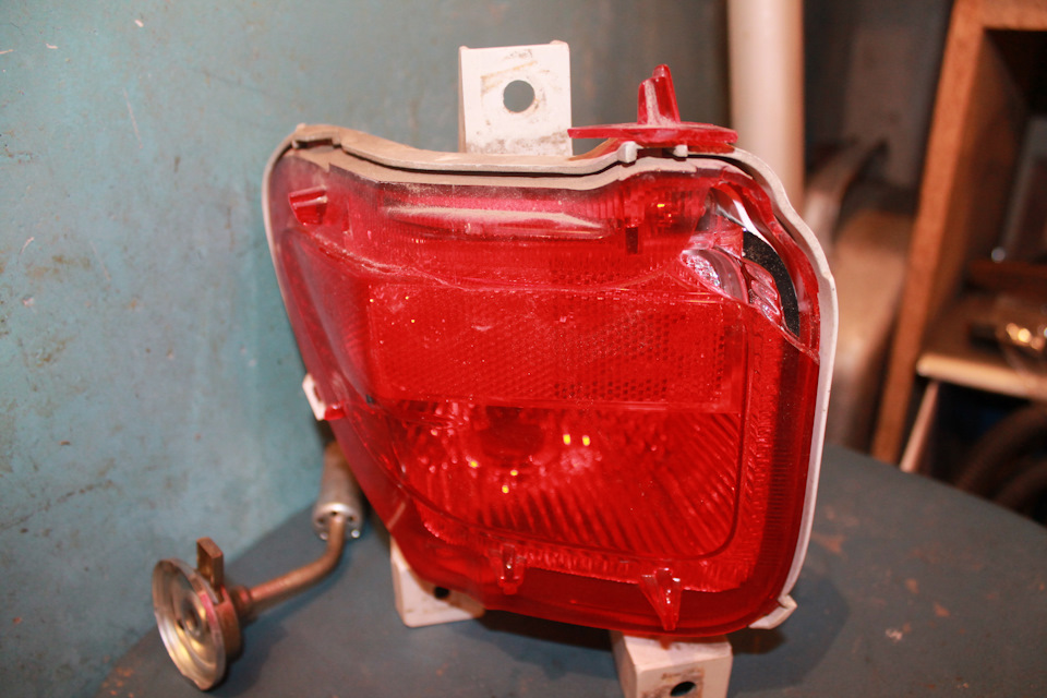 птф заднего бампера. 92405-1c500. Renault duster 3 задняя птф. задний птф ниссан теана j32. задние птф тагаз тагер.