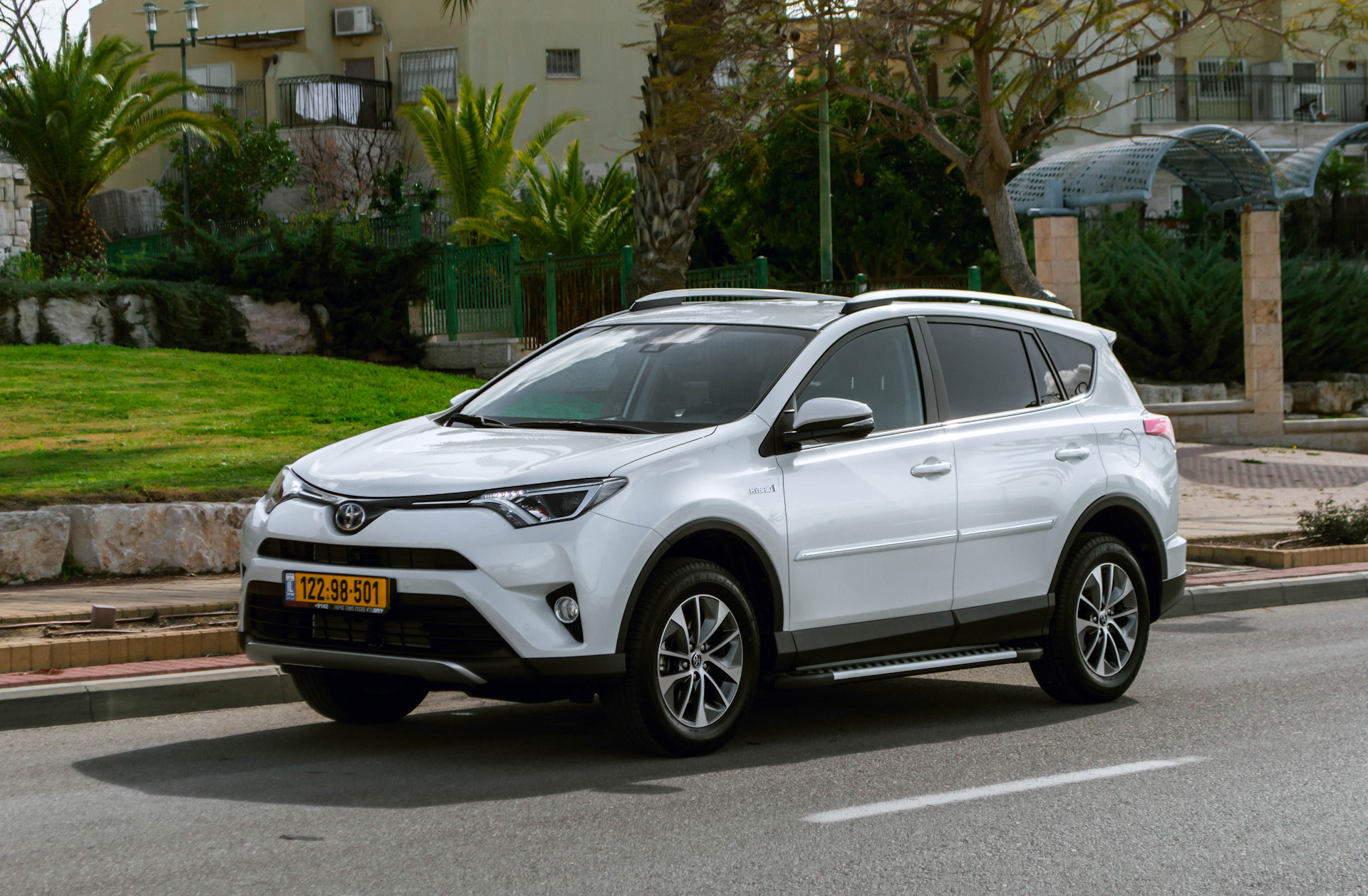 Тойота рав 2.5. Toyota rav4 Hybrid 2011. Рав 4 гибрид. Тойота рав 4 2017 гибрид. Rav4 5 Hybrid.