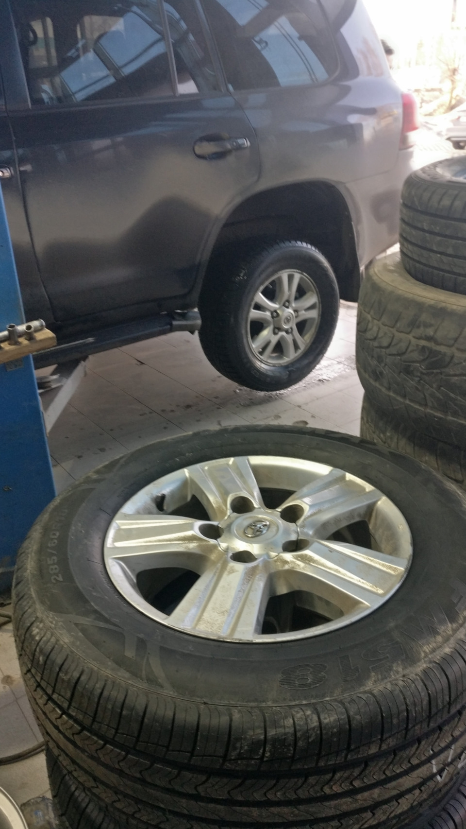 Подготовка к лету. Летние шины, замена передних колодок, шприцевание ...