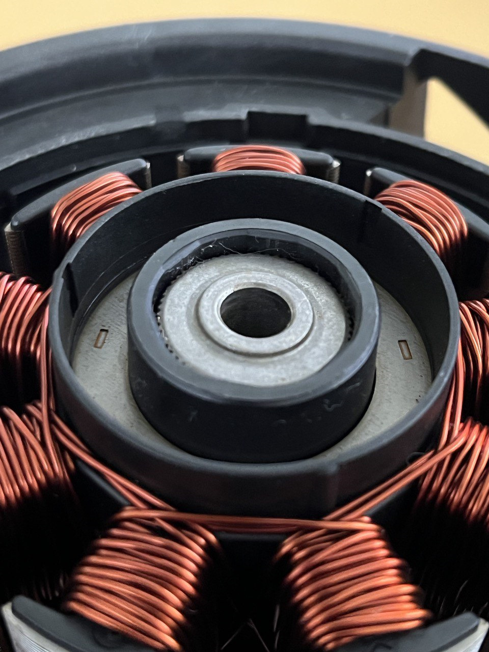 Разборка и чистка моторчика печки (siemens) peugeot 407 — Peugeot 407 ...