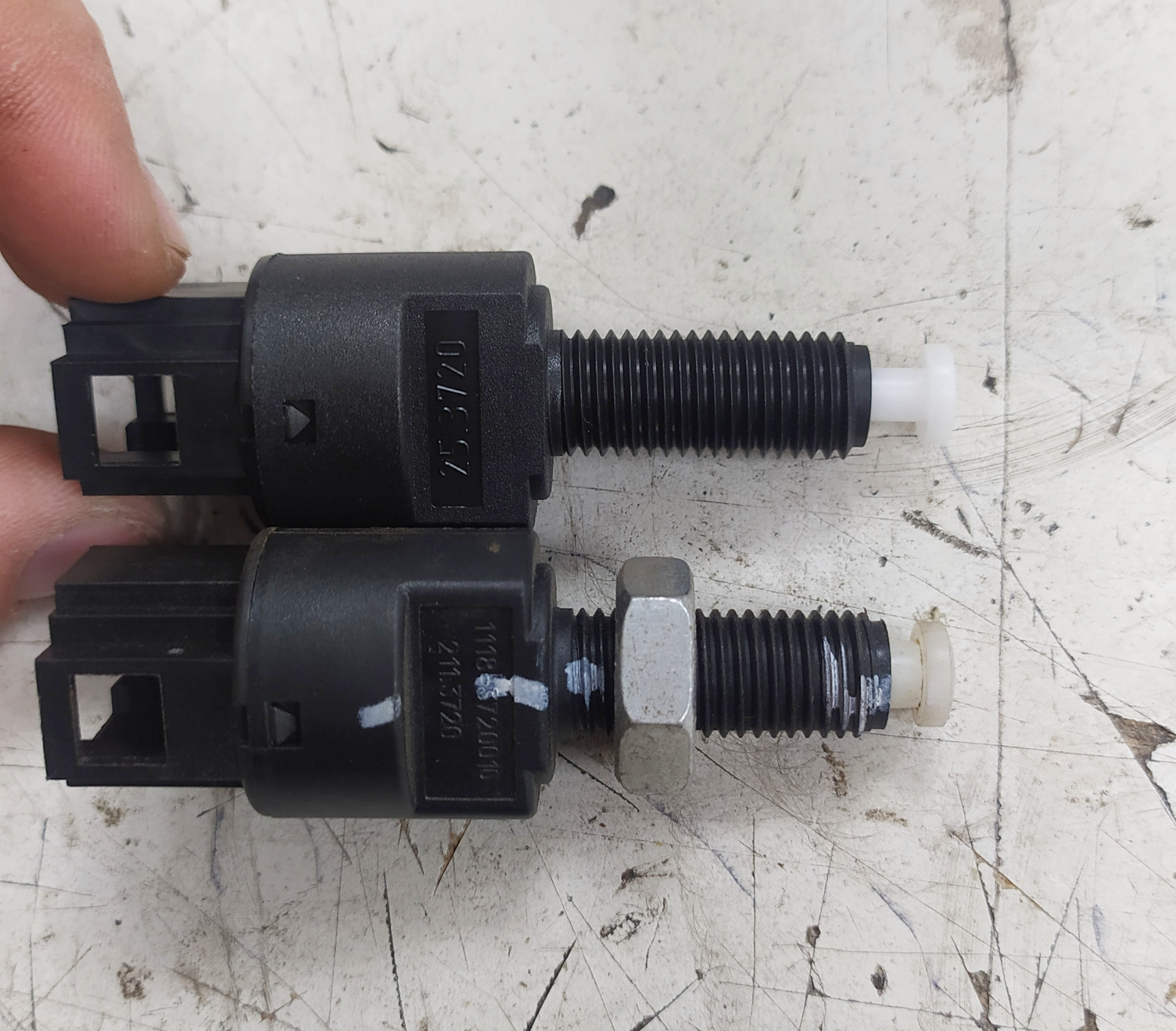 Стопы горят в пол накала 🚨 замена "лягушки" 🐸 — Lada Приора седан, 1,6 ...