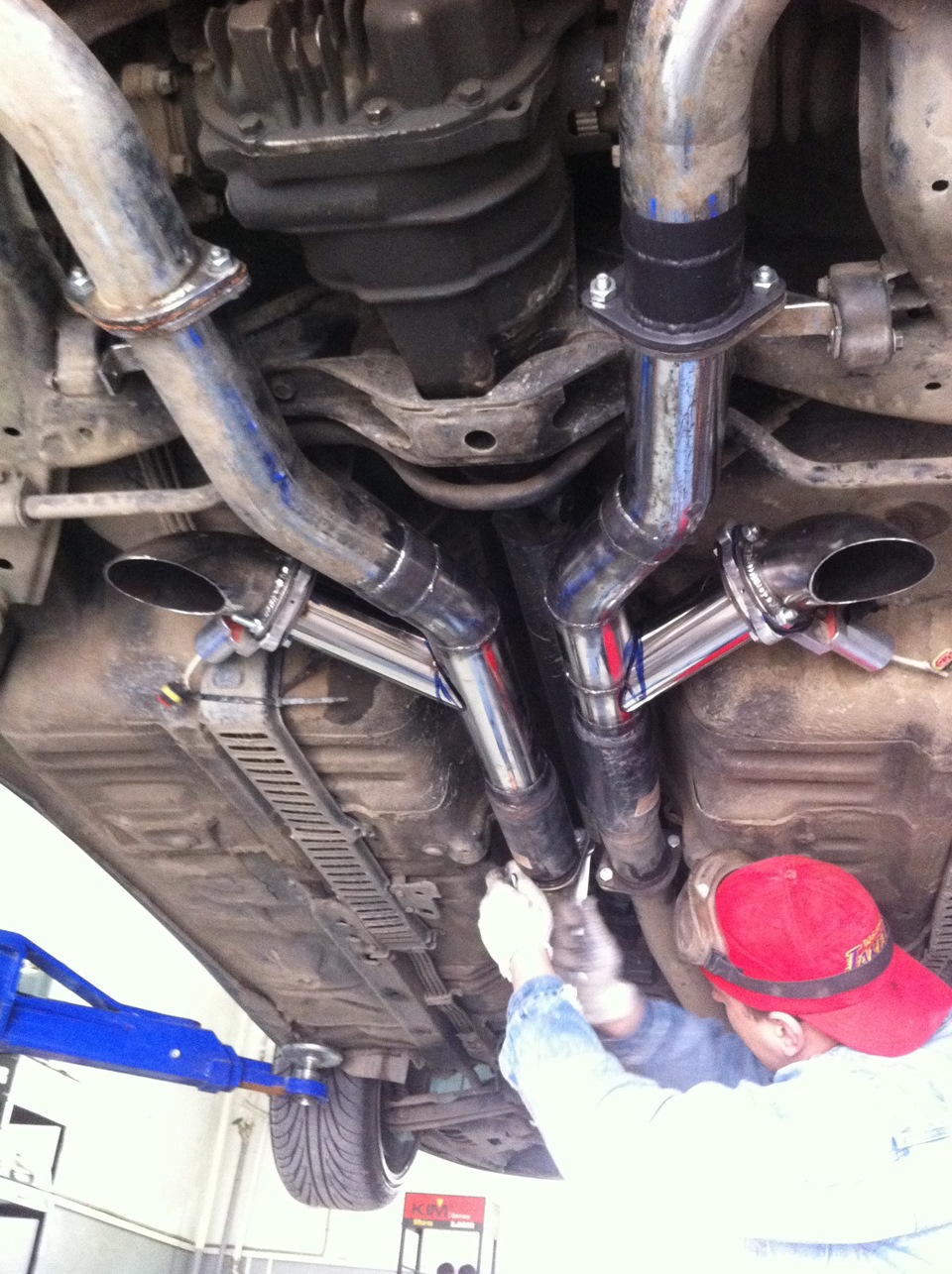 V exhaust. Выхлоп Нива на 16кл. 6а13 грамотный выхлоп.