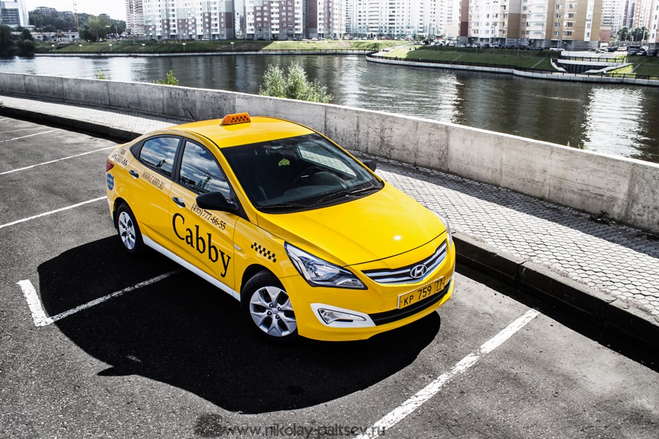 Купить желтое такси. Hyundai Solaris taksi. Hyundai Solaris 2021 такси. Хендай Соната 2022 такси. Hyundai Solaris taksi белый.