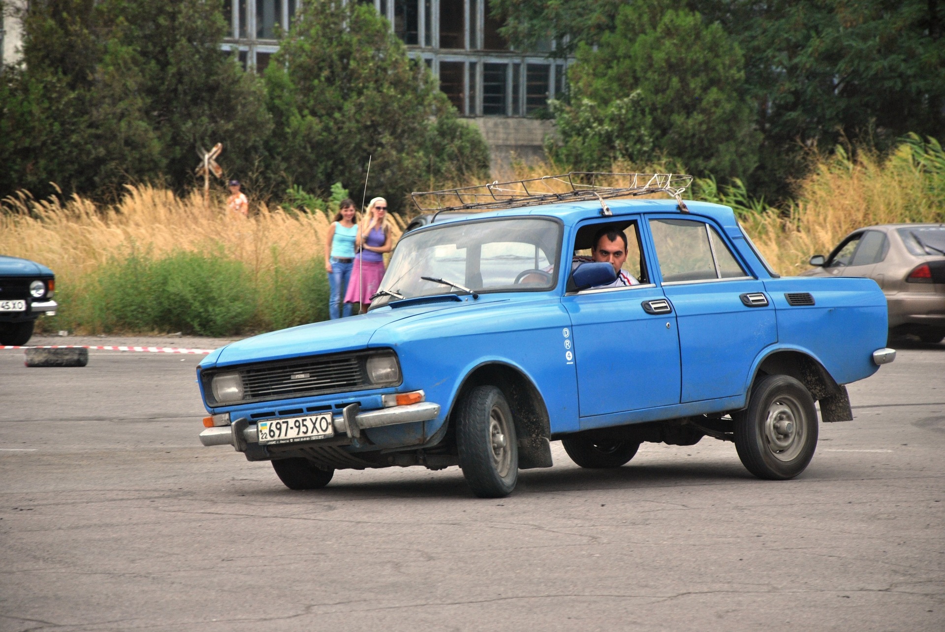 Москвич 2140 в грязи